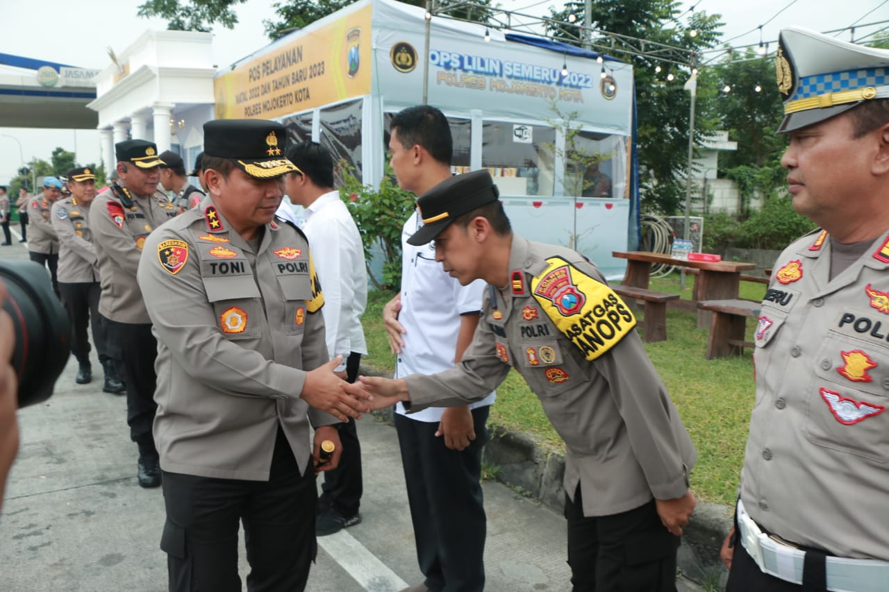 Libur Nataru, Kapolda Jatim Atensi Kamseltibcar lantas Jalur Tol Mojokerto – Surabaya